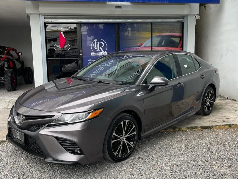 Toyota Camry SE 2019