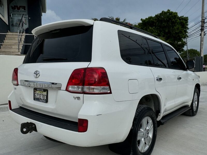 Toyota Land Cruiser 2010