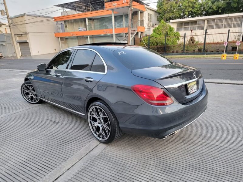 Mercedes Benz Clase C 300 4 Matic 2016
